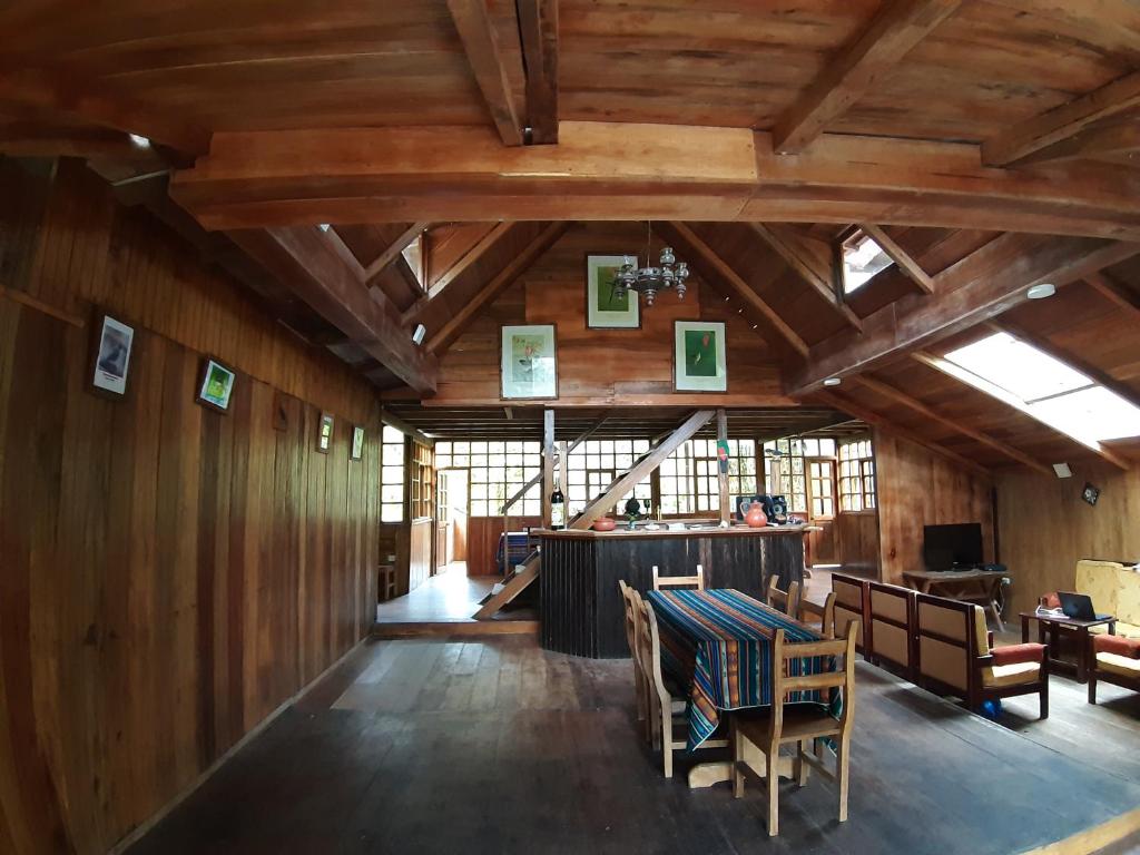 Posezení v ubytování Mindo Loma bird lodge