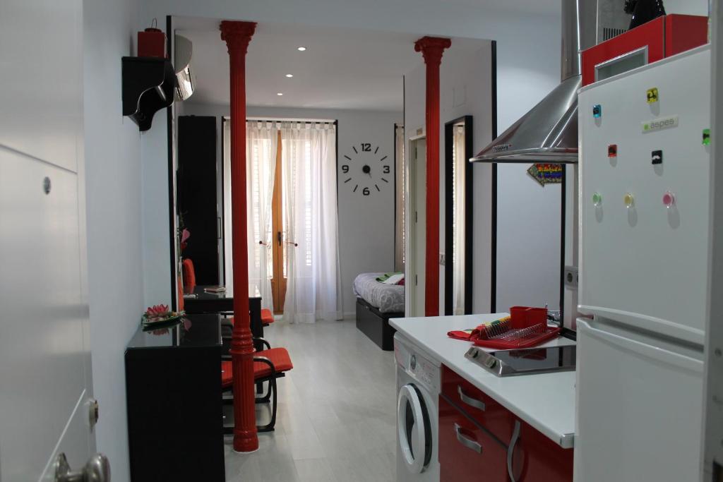 Balcony Apartment Malasaña - 1