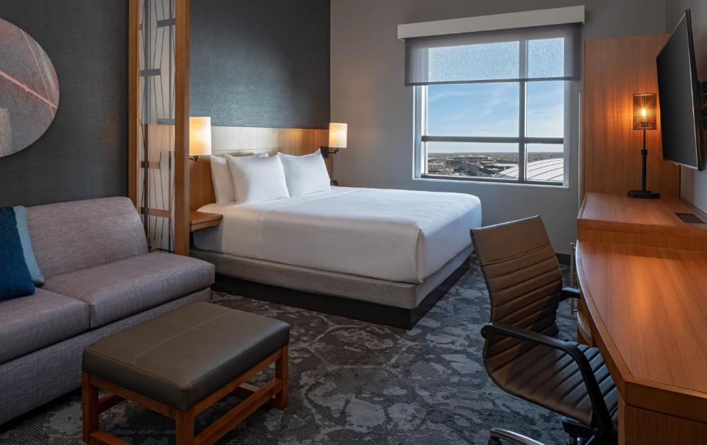 Hyatt Place Indianapolis Downtown - 