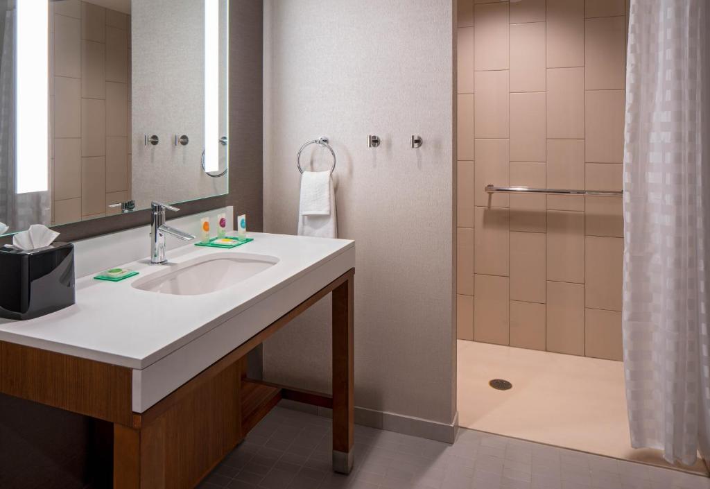 Hyatt Place Indianapolis Downtown - Habitación Queen Con Dos Camas Queen Y Bañera Accesible