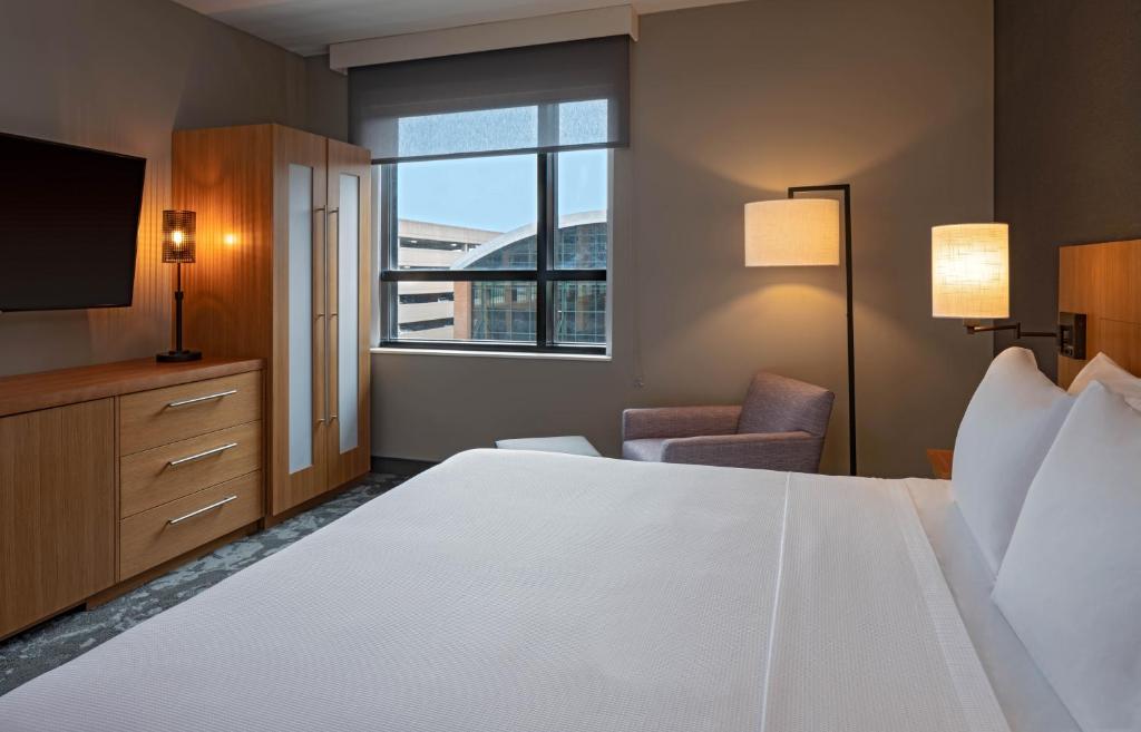 Hyatt Place Indianapolis Downtown - 