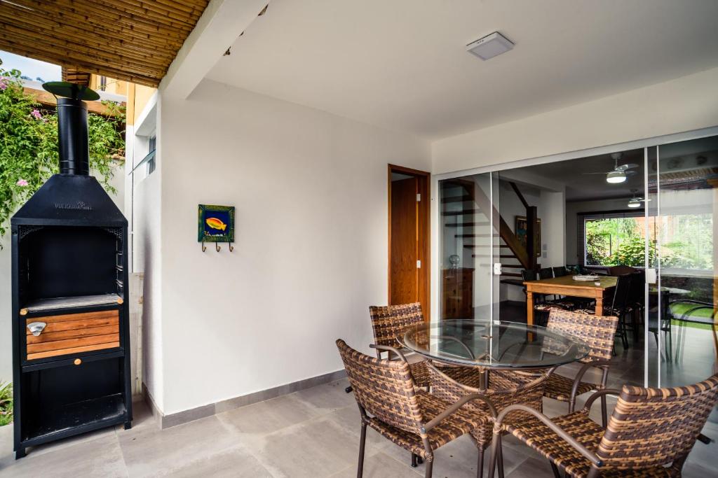  Casa IMPECÁVEL com 3 suítes em ILHABELA