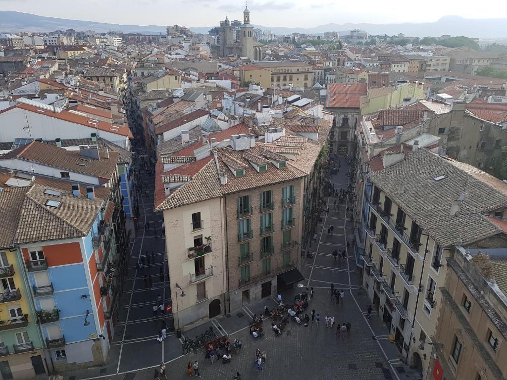 Nespecifikovaný výhled na destinaci Pamplona nebo výhled na město při pohledu z apartmánu