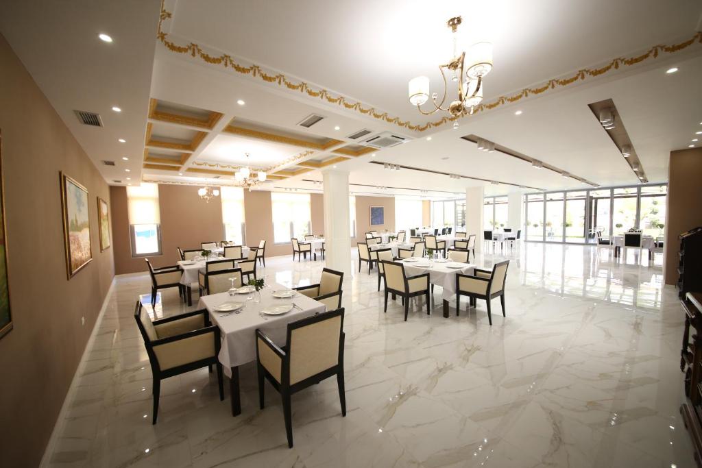 Restaurace v ubytování Hotel Holiday