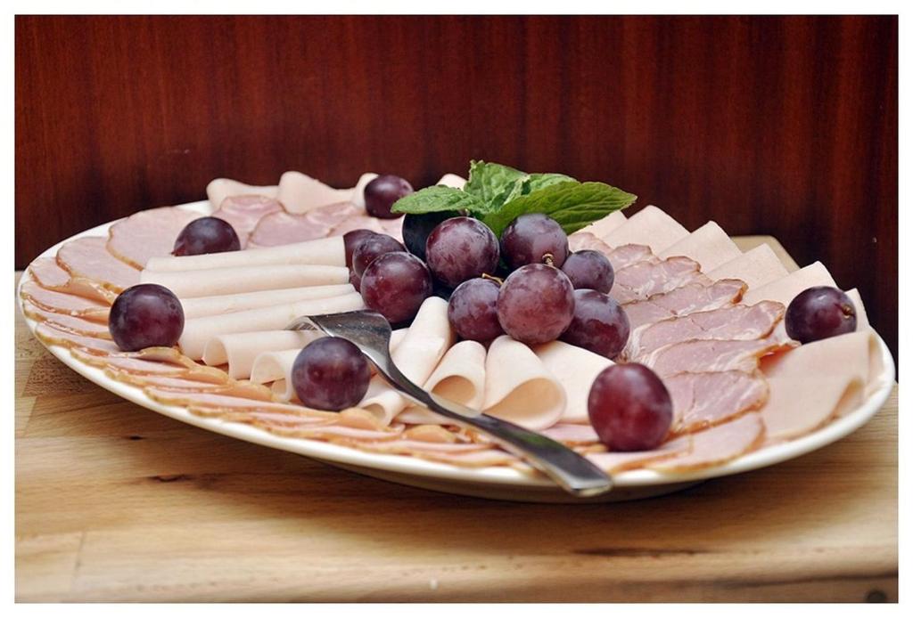 Jídlo v aparthotelu nebo okolí