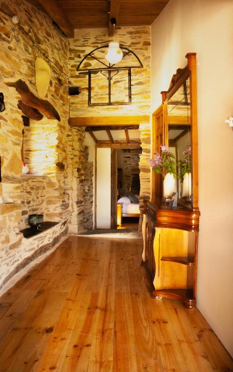 CASA RURAL BIERZO ENCANTADO - Huis Met Vier Slaapkamers