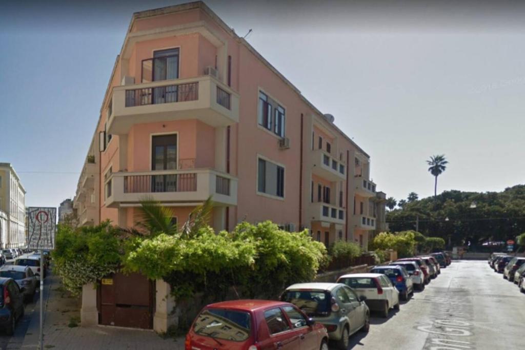 Budynek, w którym mieści się apartament