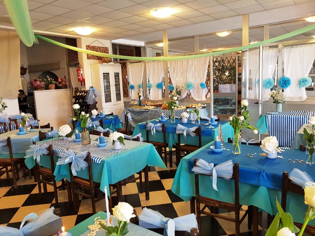 Restaurace v ubytování Albergo La Lampara