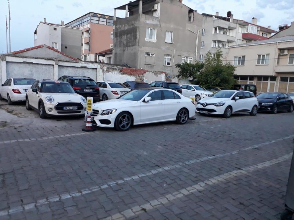 Hotel Crowded House エジェアバト 21年 最新料金