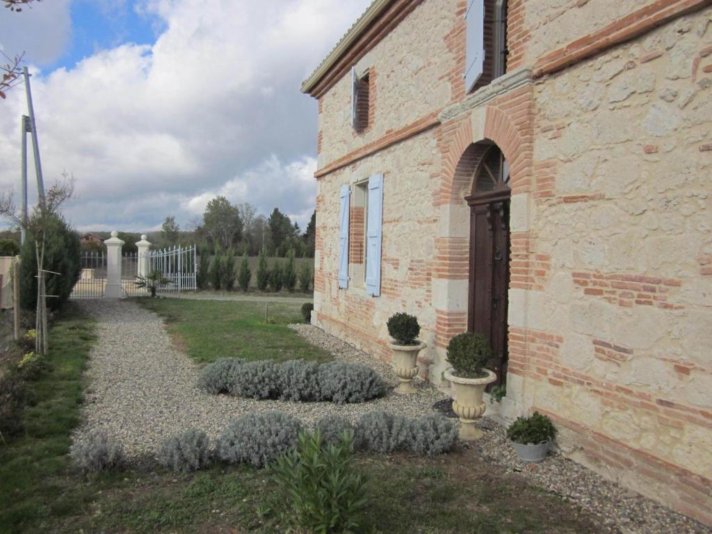 Zahrada ubytování L'OUSTAL D'ADELE proche Canal du Midi et Moissac