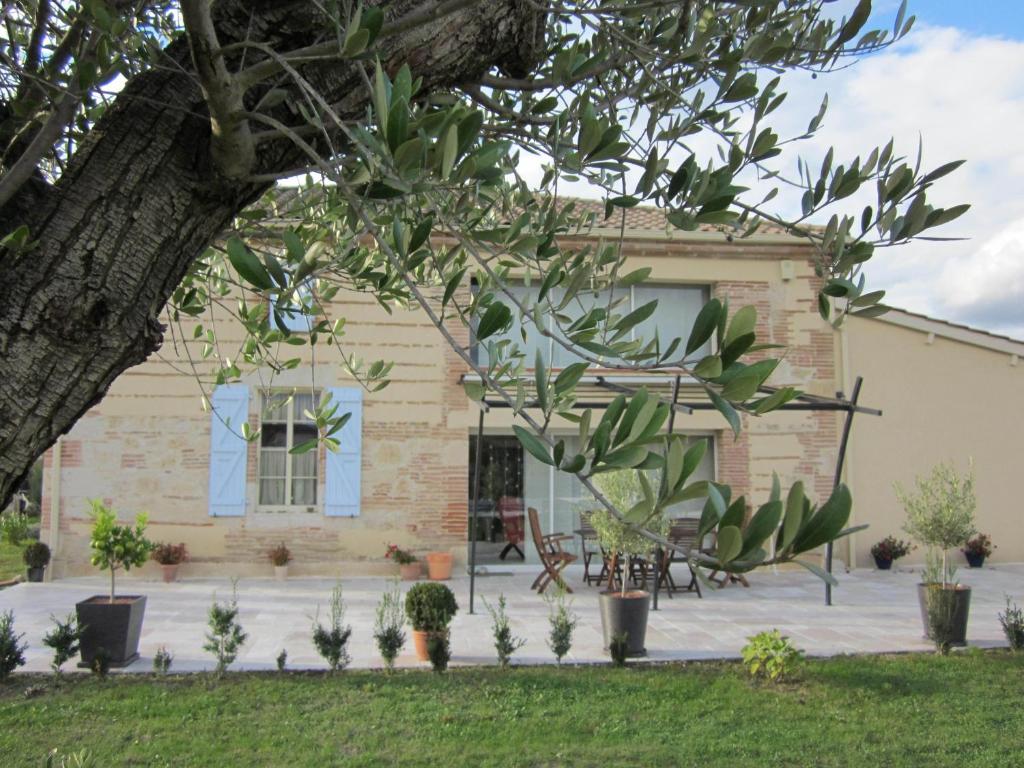 Zahrada ubytování L'OUSTAL D'ADELE proche Canal du Midi et Moissac