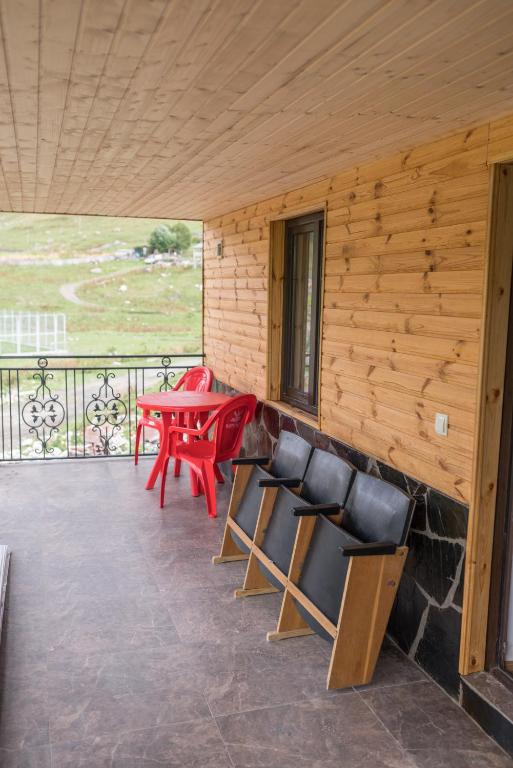 Balkón nebo terasa v ubytování Ushguli Panorama Guest House