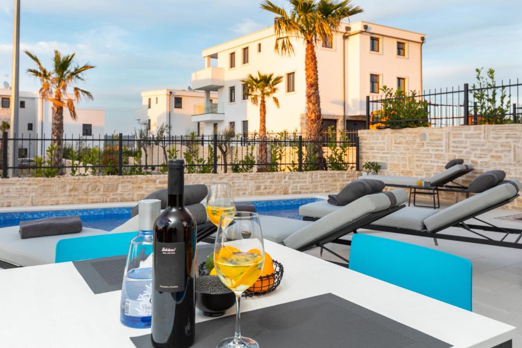 Nápoje v ubytovaní Luxury Apartment La Mer