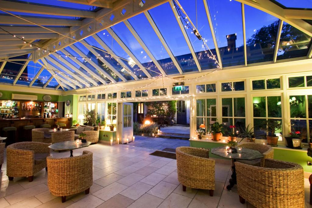 Restaurace v ubytování Rosleague Manor Hotel