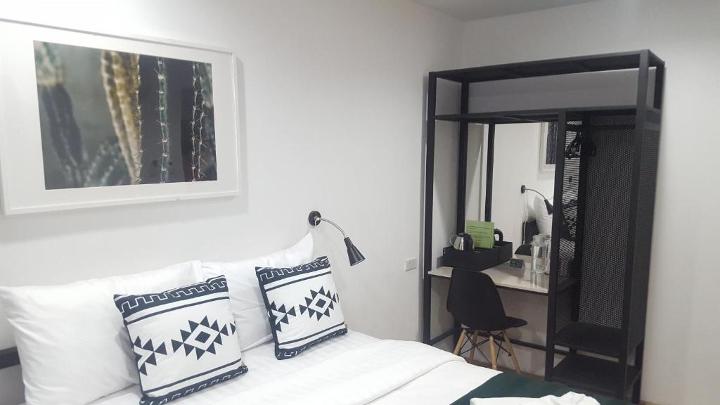 Haus Sathorn 21 - Double Room With Terrace
