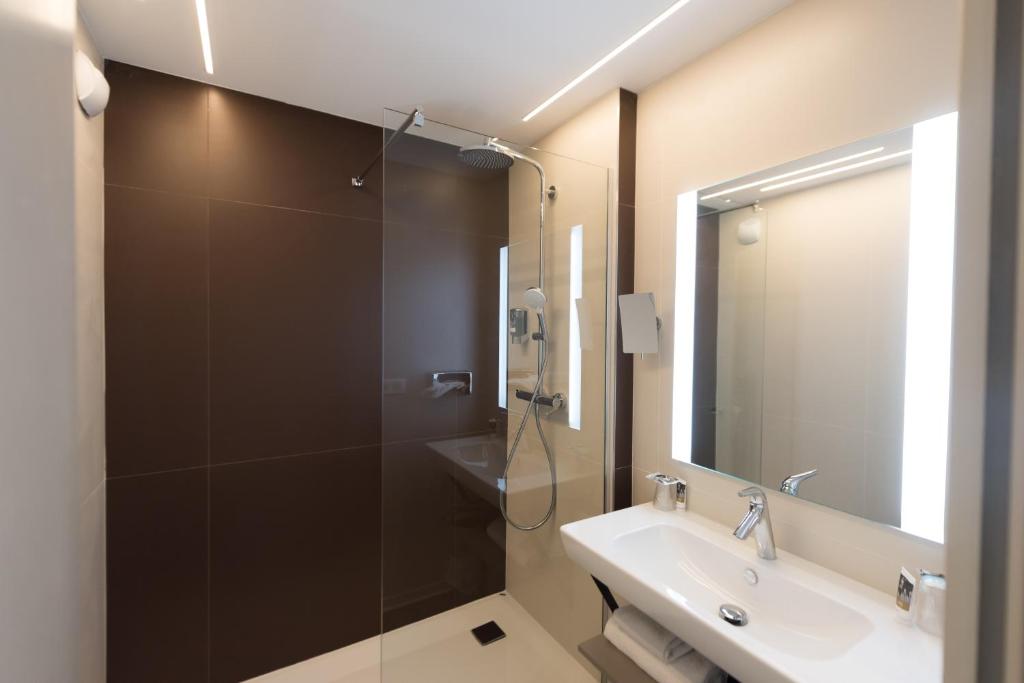 Koupelna v ubytování Mercure Brive