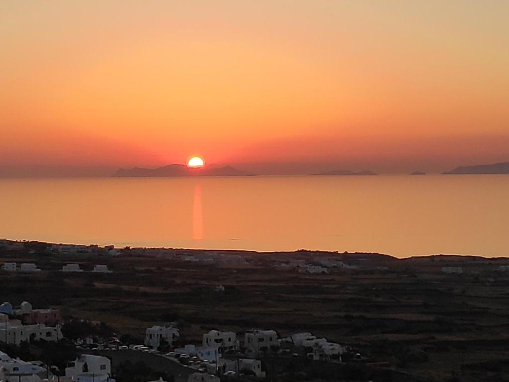 Sunset Paradise Oia - Tweepersoonskamer Met Balkon En Uitzicht Op Zee