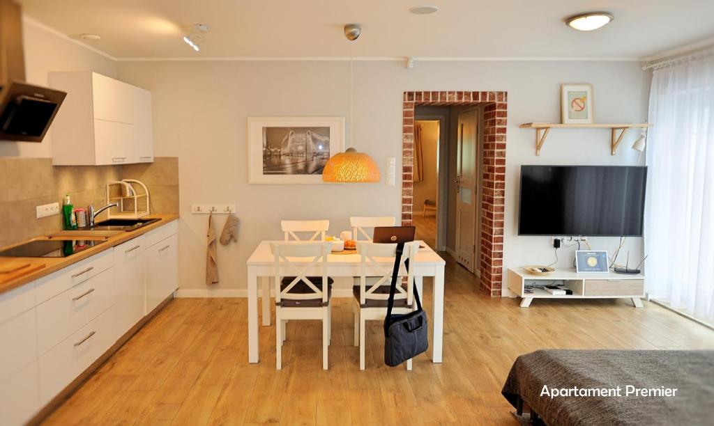 Kuchyňa alebo kuchynka v ubytovaní Biały Dom - 2 Bedrooms