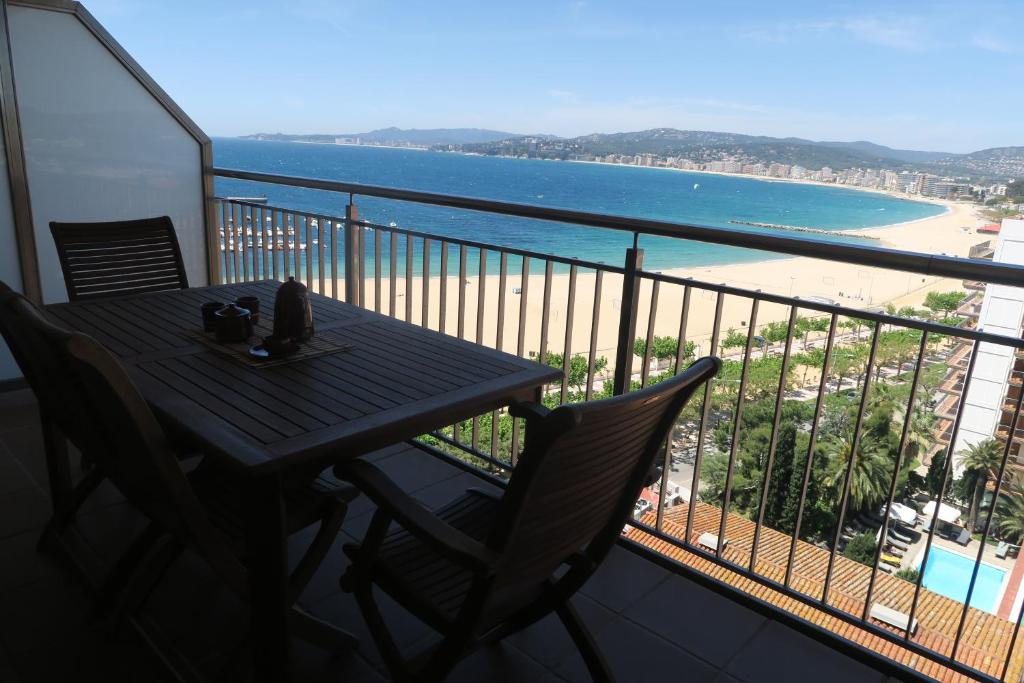 Apartment Davant Del Mar, Palamós, Spain - Booking.com