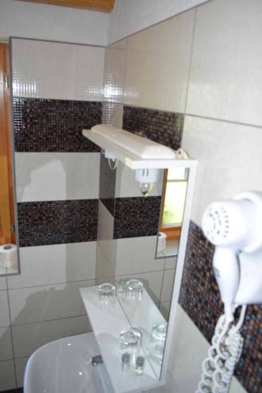 Koupelna v ubytování Pansion House Prijeboj