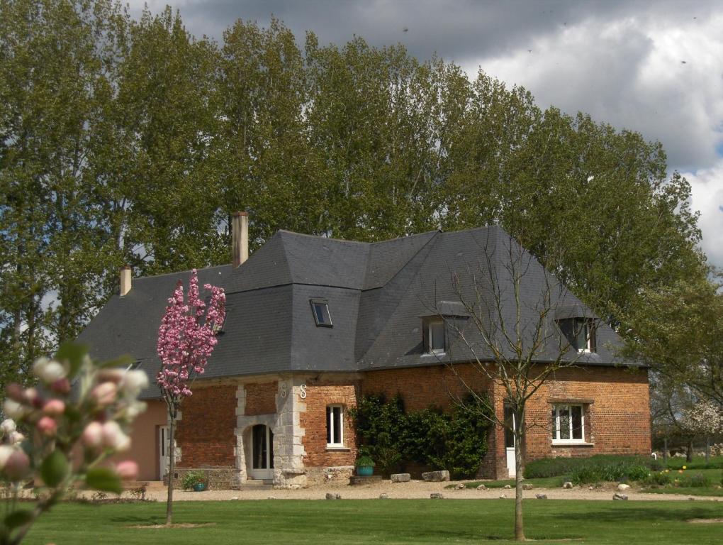 Photo de la galerie de l'établissement LOGIS D'HERMOS, à Saint-Éloi-de-Fourques