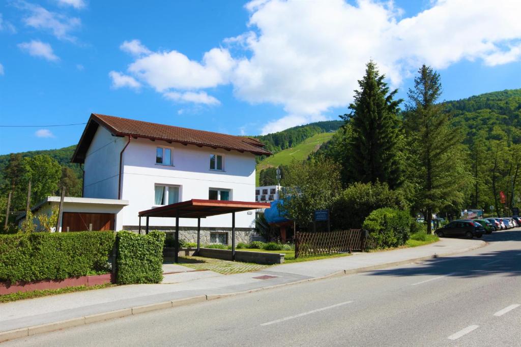 Nespecifikovaný výhled na hory nebo výhled na hory při pohledu z apartmánu
