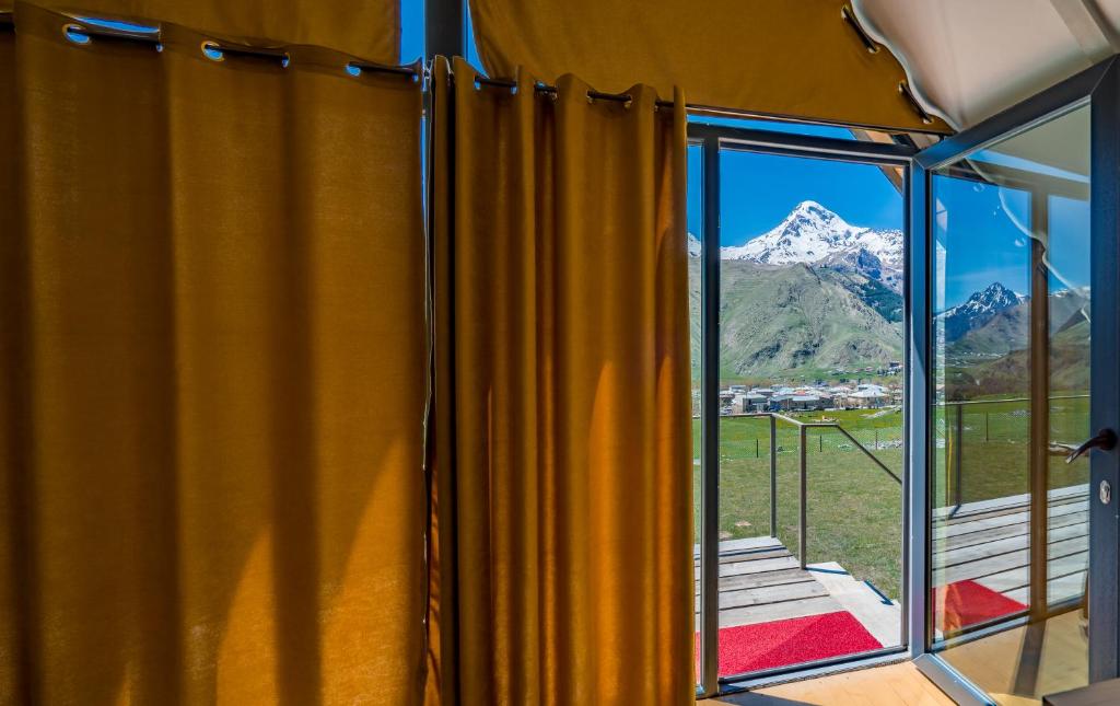 Üldine mäevaade või majutusasutusest Kazbegi View pildistatud vaade