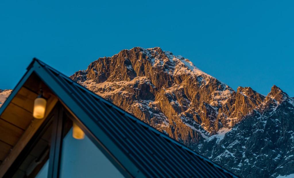 Üldine mäevaade või majutusasutusest Kazbegi View pildistatud vaade