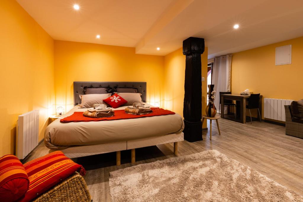Les Chambres de Clem' - Suite With Spa Access