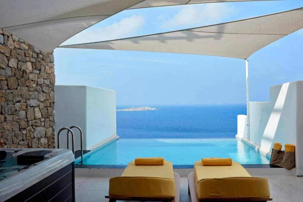 ORTIGIA Two-Bedroom Suite with Sea View Outdoor Jacuzzi & Private Pool