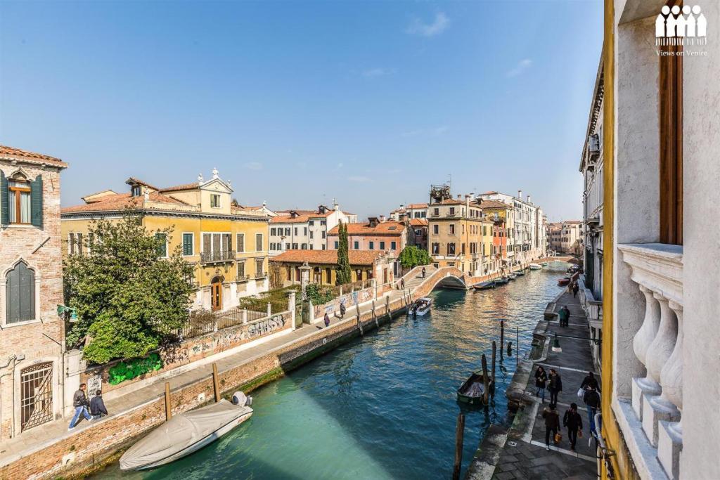 Ca' Degli Armeni Canal View