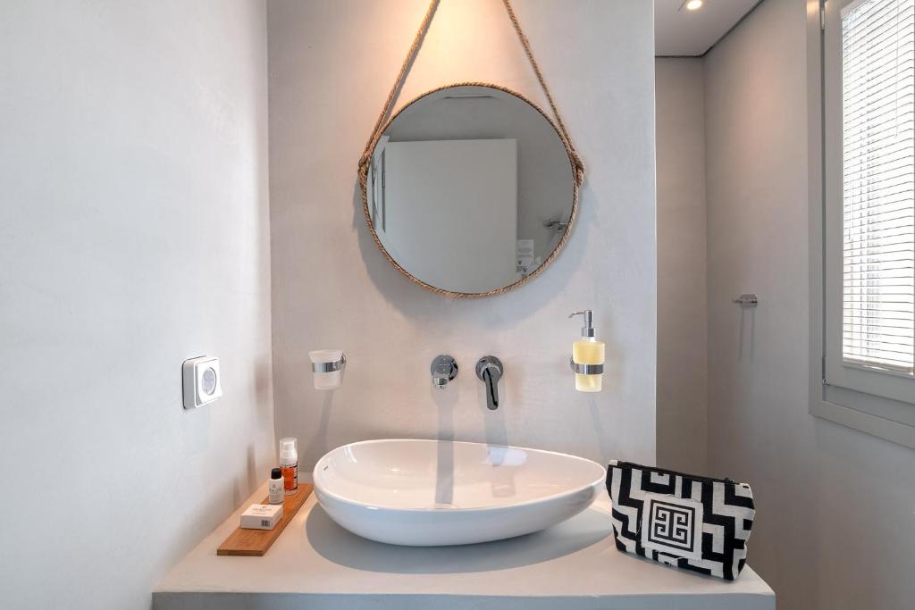 Paros Comfy Suites - 13