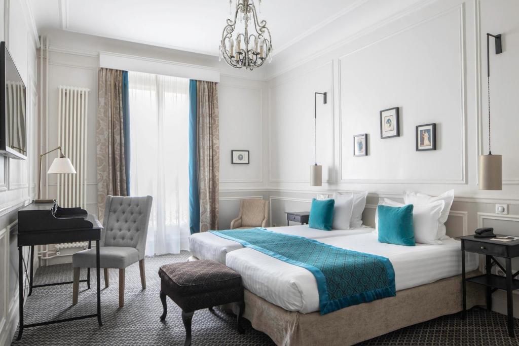 Bradford Elysées - Astotel - Family Room - 2 Bedrooms