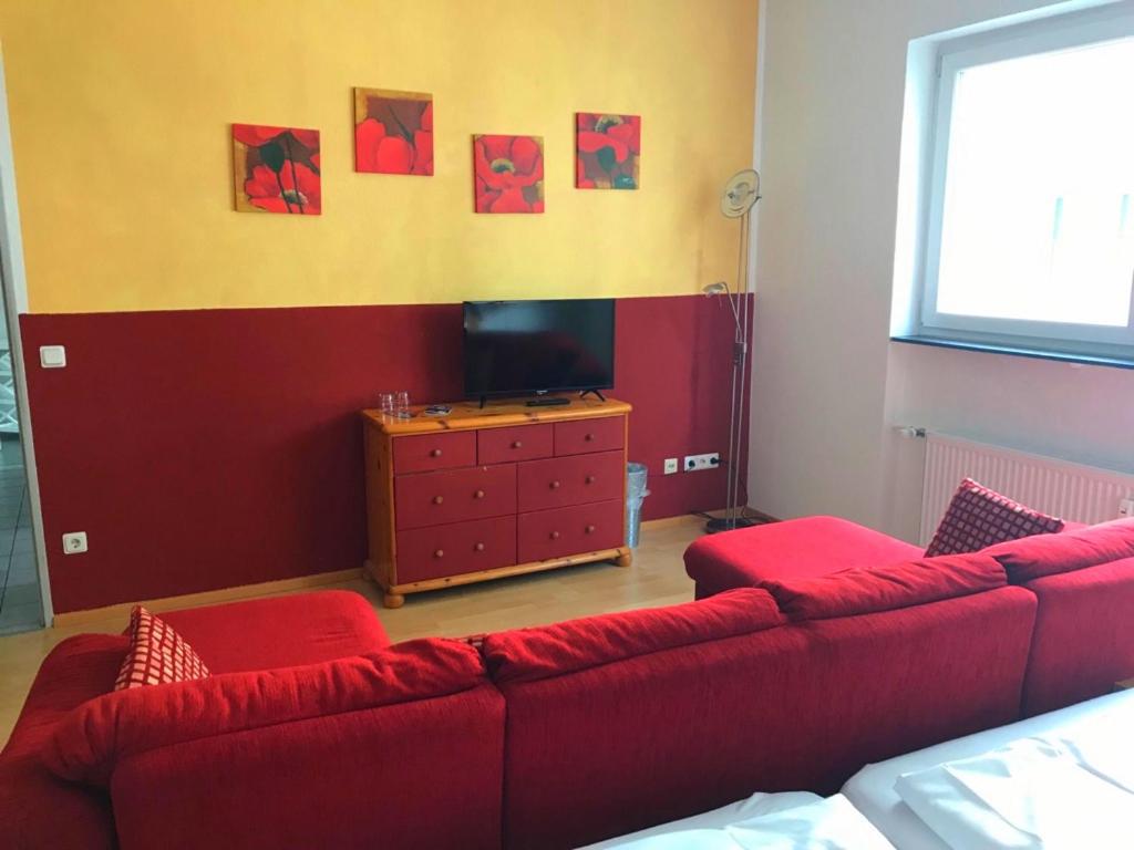 TV a/nebo společenská místnost v ubytování City-Hotel Kaiserhof
