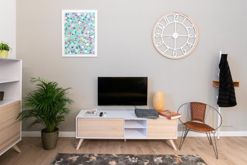 Living Walls Florence Apartments - 7