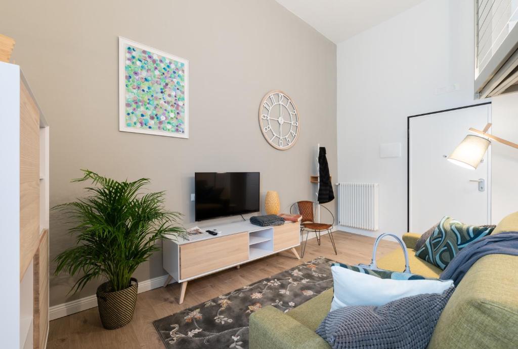 Living Walls Florence Apartments - 9