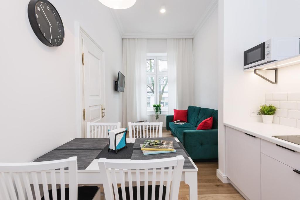 Old Time Apartments - One-Bedroom Apartment