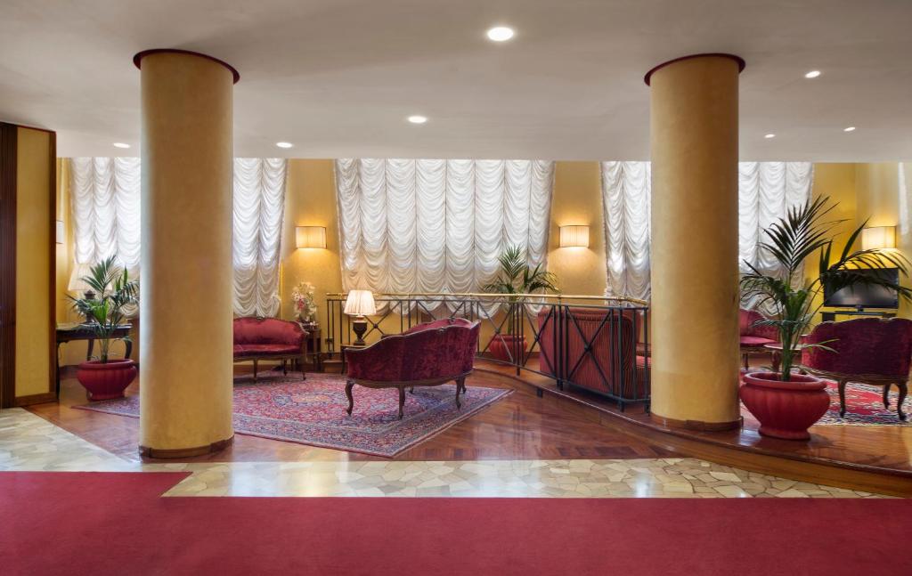Posezení v ubytování Hotel De Paris