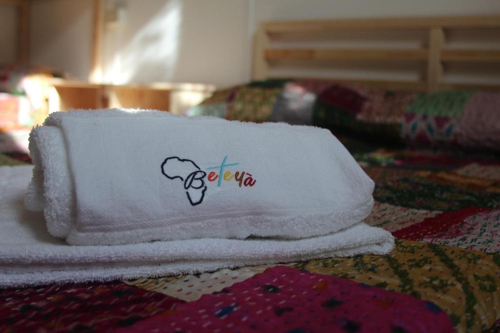 Posteľ alebo postele v izbe v ubytovaní Beteyà Hostel Don Bosco