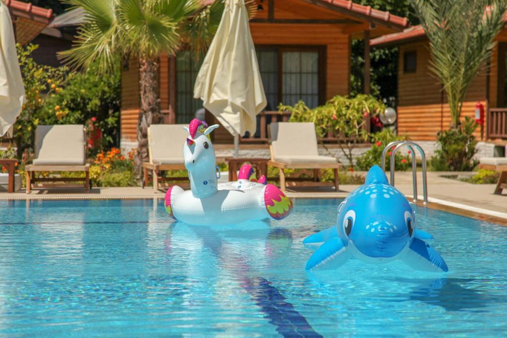 Gallery image of Dolunay Apart Hotel in Cıralı