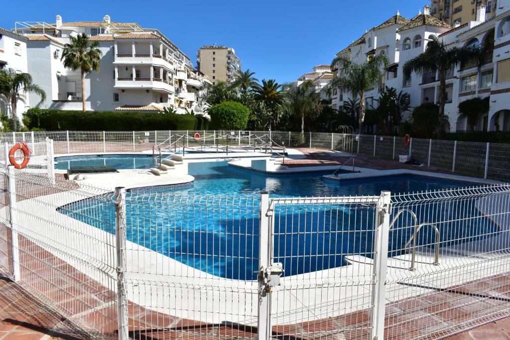 Bazén v ubytovaní TIMON II, Luxury 3 bedroom Beachside Apartment alebo v jeho blízkosti