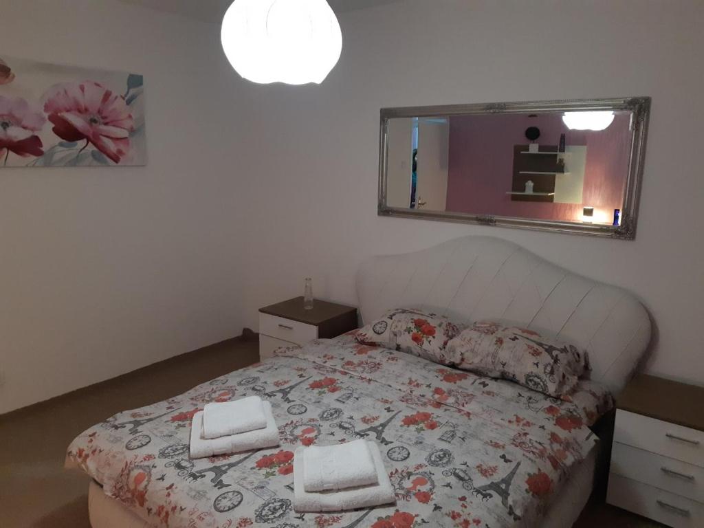 Ένα ή περισσότερα κρεβάτια σε δωμάτιο στο Apartment No. 5