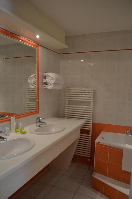 Hotel de Bourgogne - Habitación Doble Con Baño