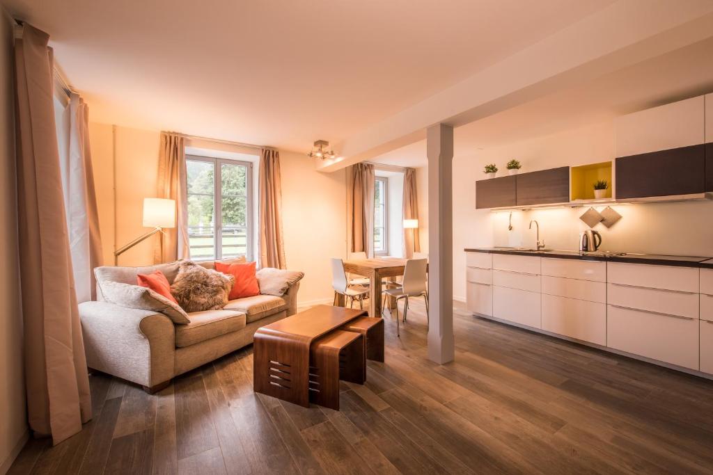 Dependance Ost - Resim 1