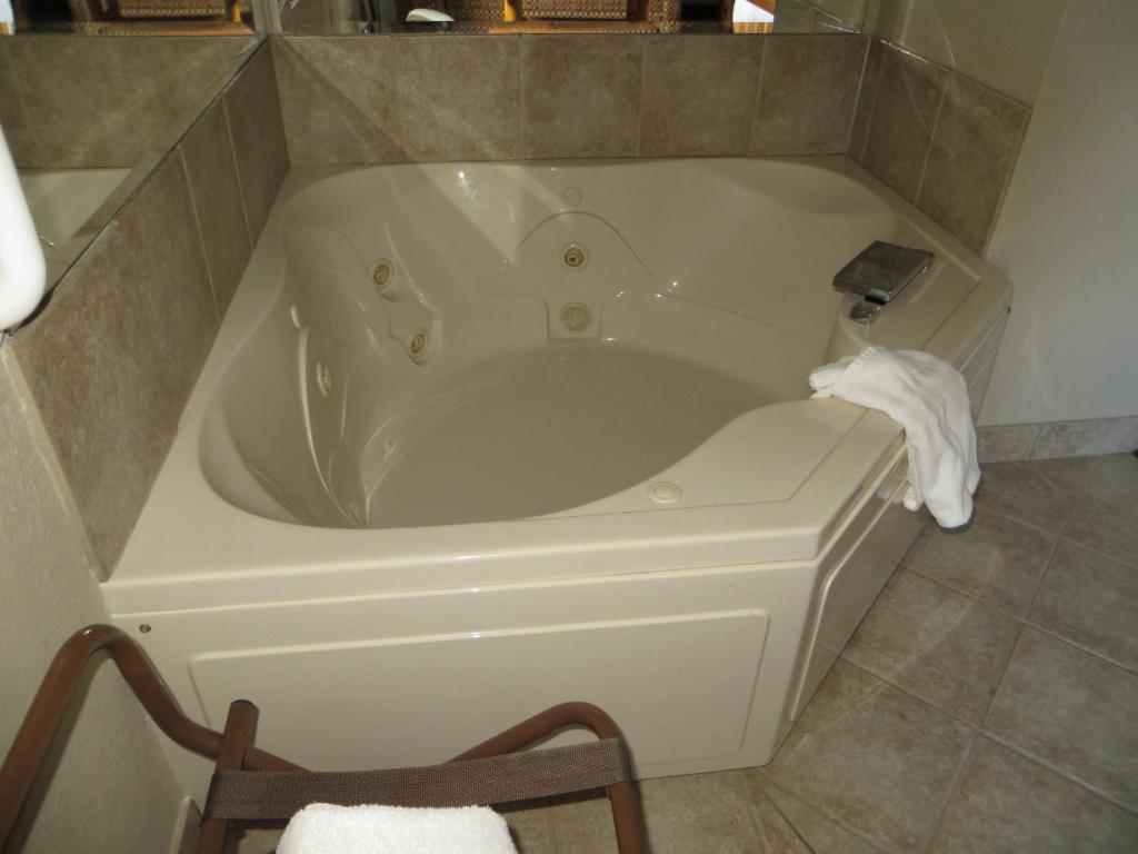 Super 8 by Wyndham Davenport - Suite Superior Con Cama Extragrande - No Fumadores