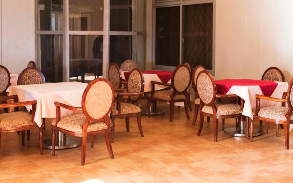 Restaurace v ubytování Easy View Hotel Mbarara