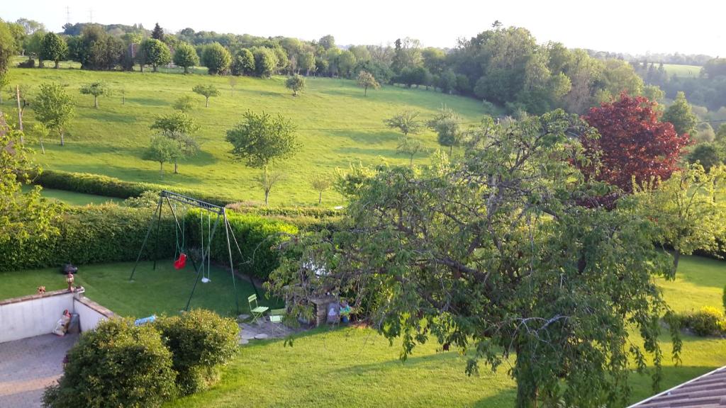 Vonkajšia záhrada v ubytovaní Le Petit Château