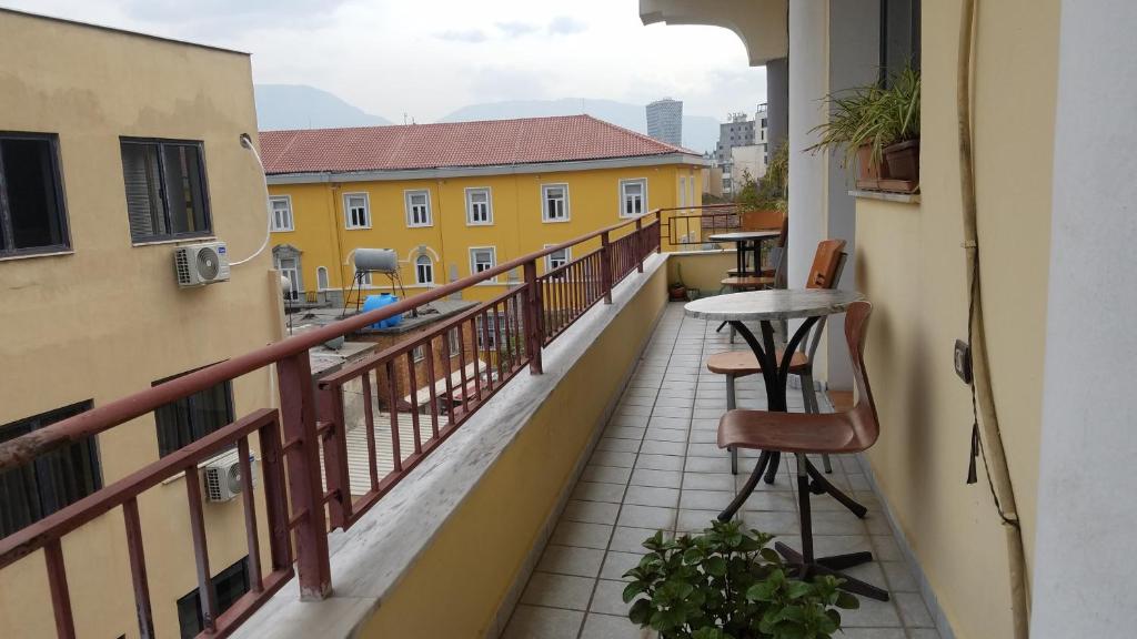 Central Apartments Shoshi - Image 5