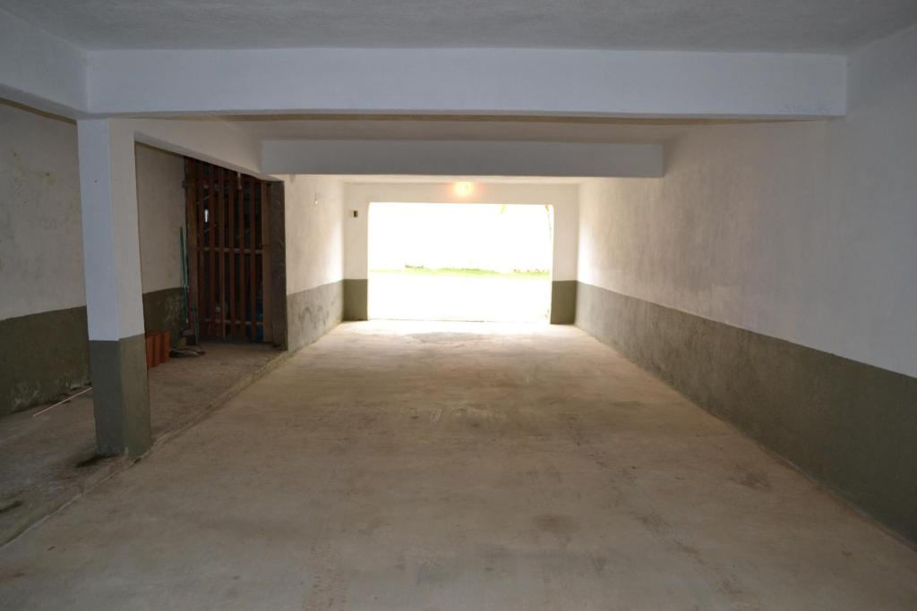  ACESSO A PÉ A PRAIA DA MARANDUBA! Casa com 2 dormitórios em Condomínio e 3 vagas de garagem