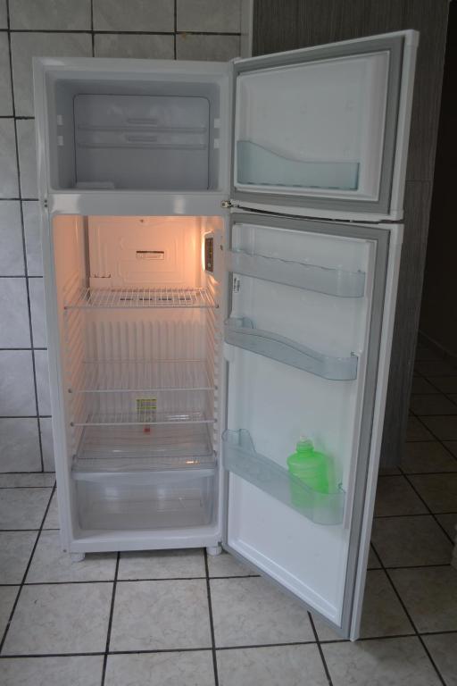  ACESSO A PÉ A PRAIA DA MARANDUBA! Casa com 2 dormitórios em Condomínio e 3 vagas de garagem